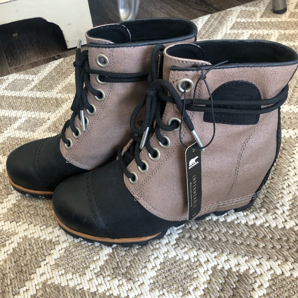 Sorel Wedge boots